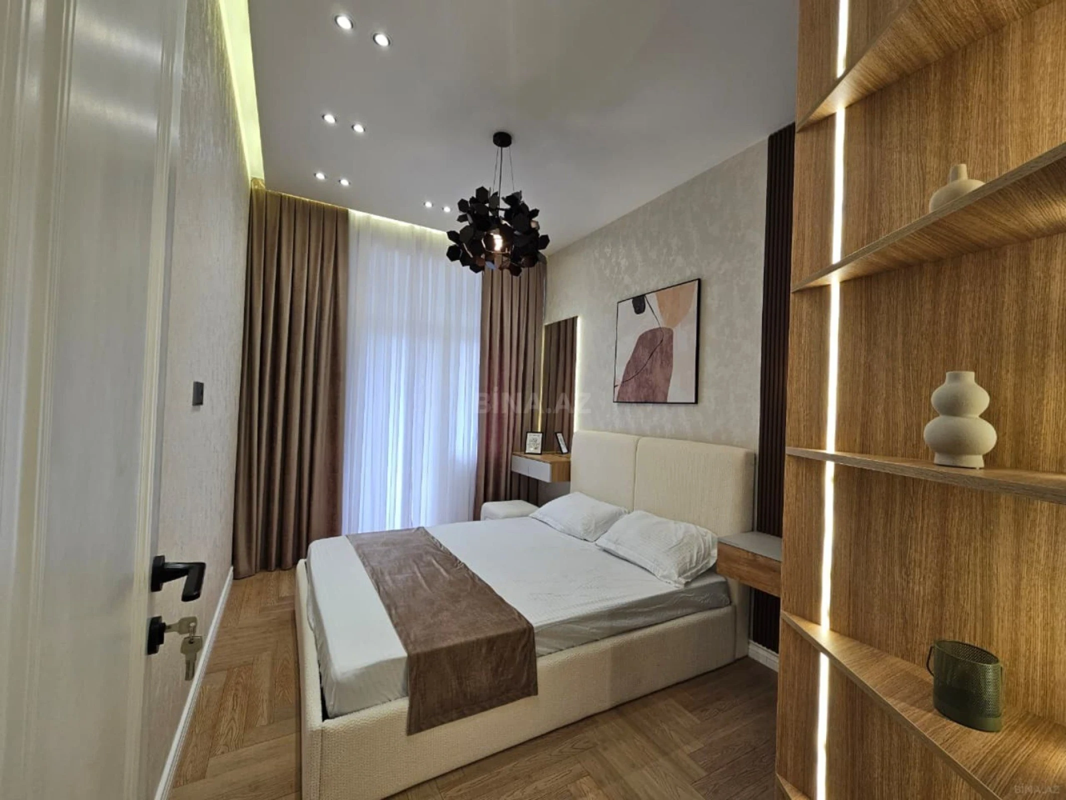 Satılır 3 otaqlı mənzil 117 m²