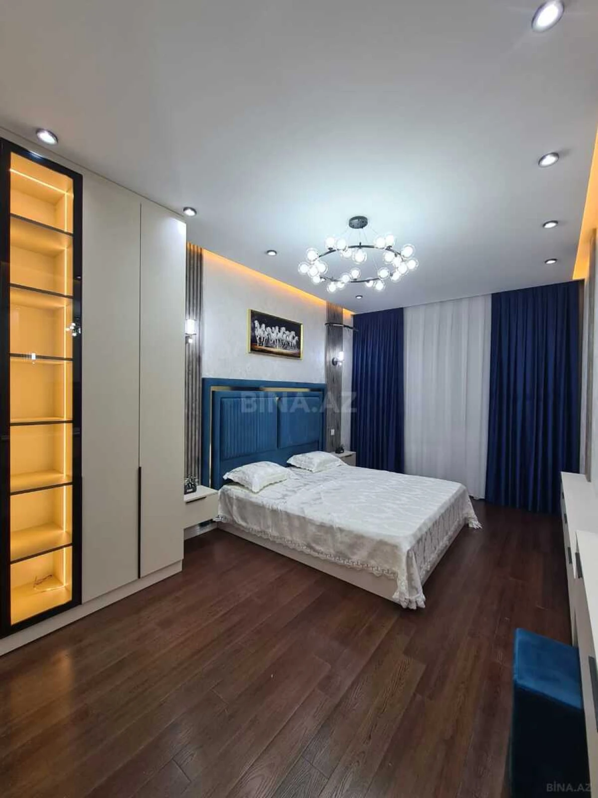 Satılır 3 otaqlı mənzil 130 m²