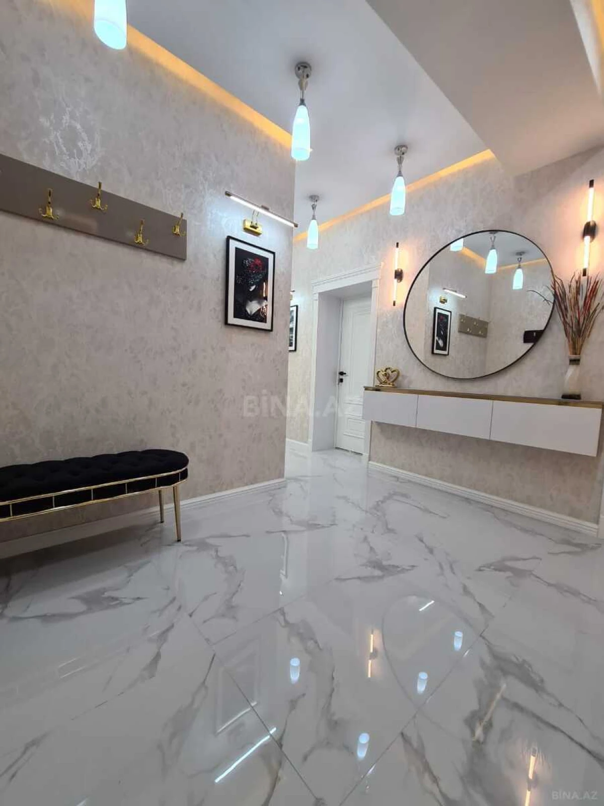 Satılır 3 otaqlı mənzil 130 m²