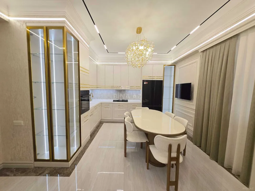 Satılır 3 otaqlı mənzil 130 m²