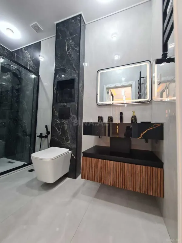 Satılır 3 otaqlı mənzil 130 m²