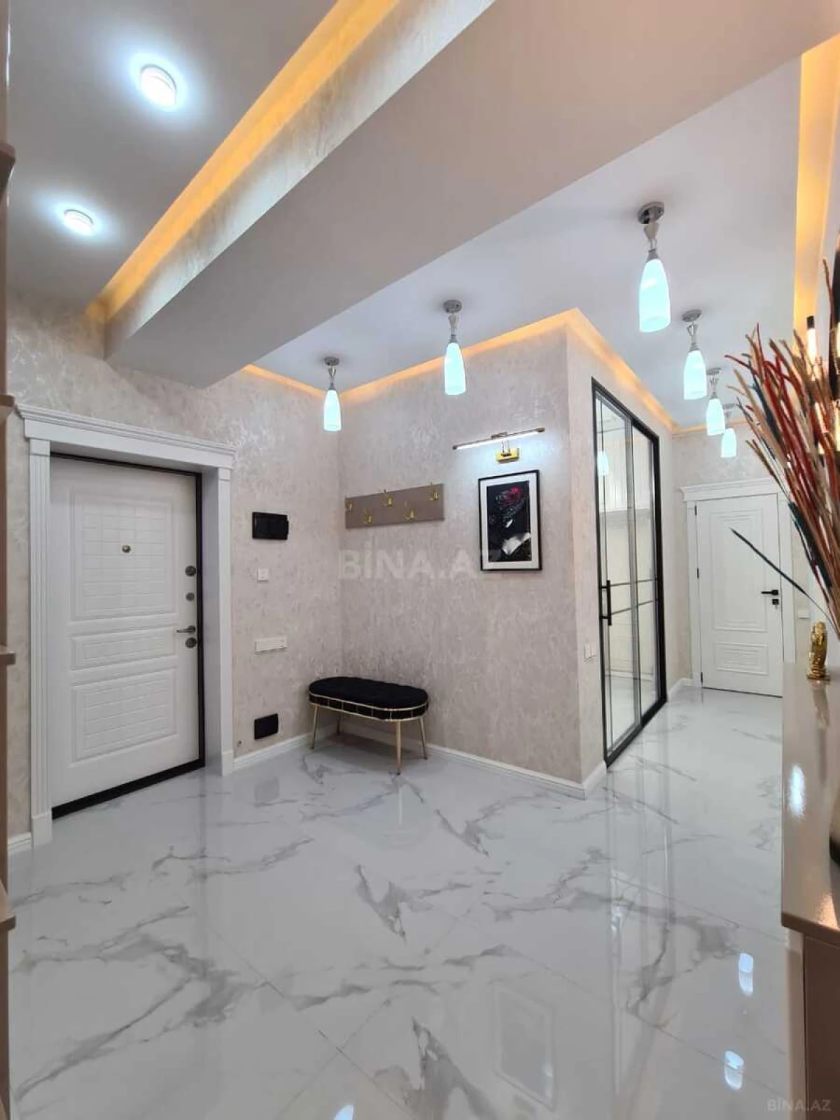 Satılır 3 otaqlı mənzil 130 m²