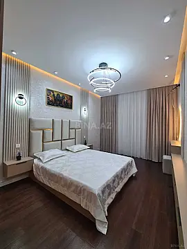 Satılır 3 otaqlı mənzil 130 m²