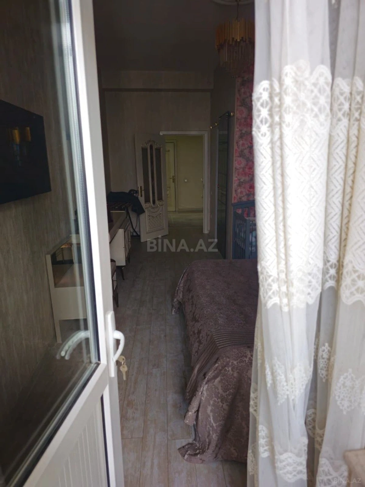 Satılır 3 otaqlı mənzil 130 m²