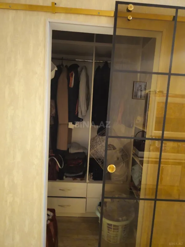 Satılır 3 otaqlı mənzil 130 m²