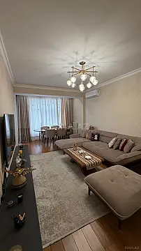 Kirayə verilir 3 otaqlı mənzil 130 m²