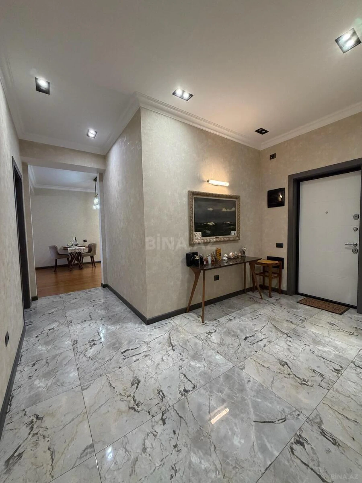 Kirayə verilir 3 otaqlı mənzil 130 m²