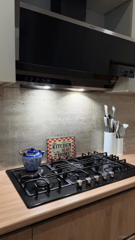 Kirayə verilir 3 otaqlı mənzil 130 m²