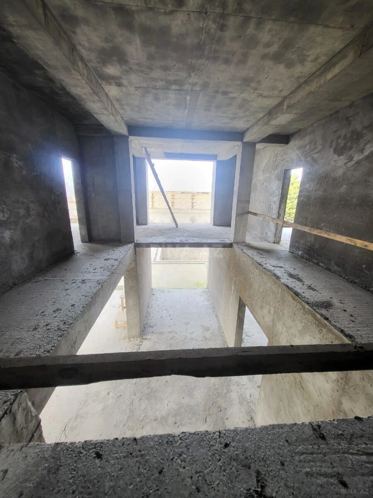 Satılır 7 otaqlı həyət evi 500 m²