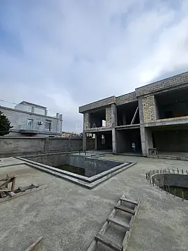 Satılır 7 otaqlı həyət evi 500 m²
