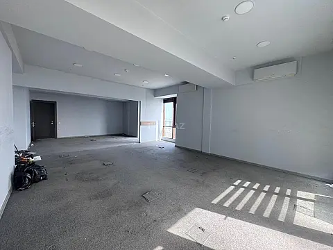 Kirayə verilir 6 otaqlı ofis 270 m²