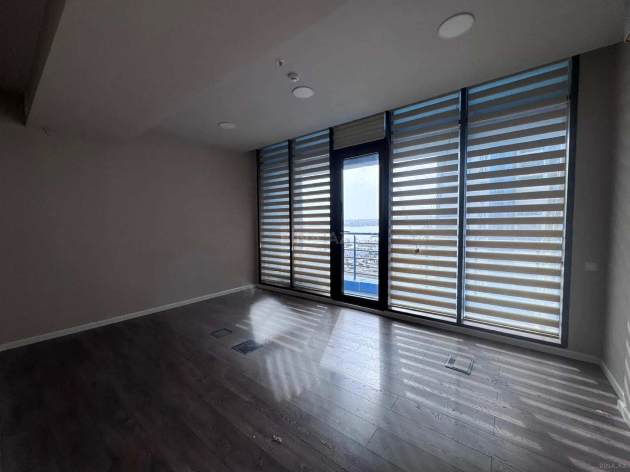 Kirayə verilir 6 otaqlı ofis 270 m²