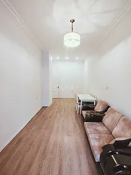 Satılır 2 otaqlı mənzil 77 m²