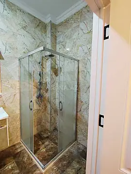 Satılır 2 otaqlı mənzil 77 m²