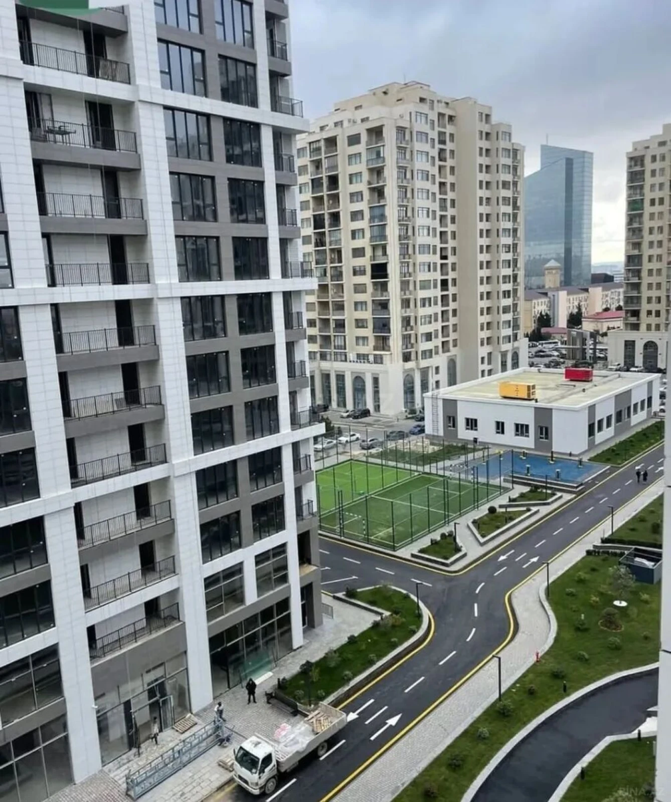 Satılır 2 otaqlı mənzil 117.4 m²