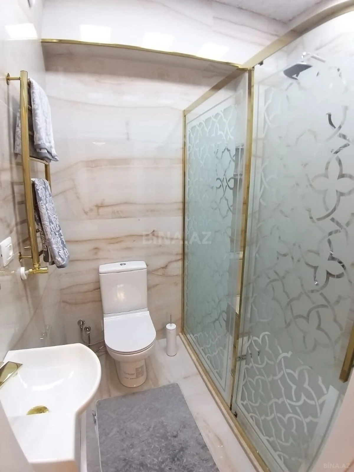 Kirayə verilir 3 otaqlı mənzil 140 m²