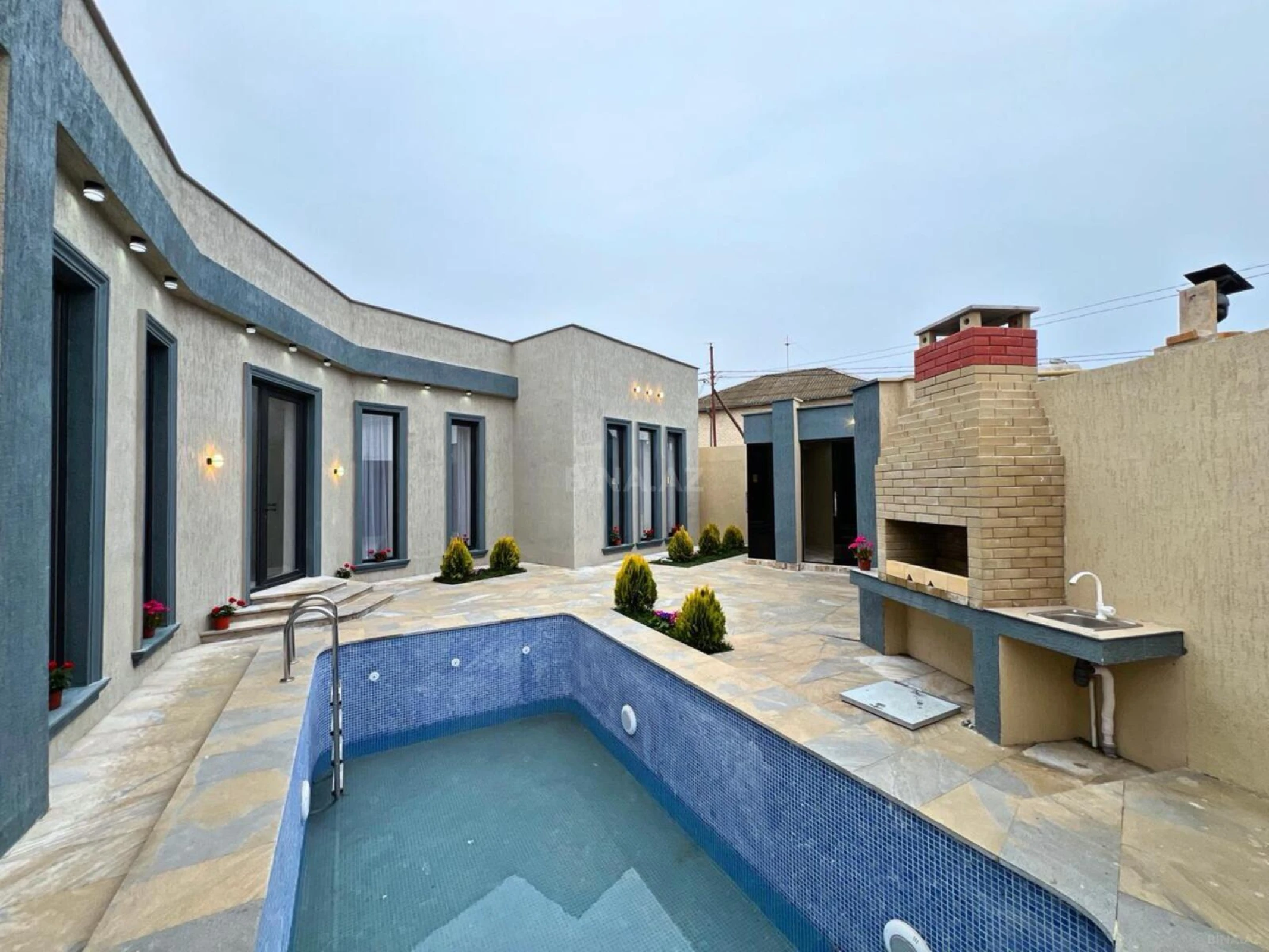 Satılır 4 otaqlı həyət evi 150 m²