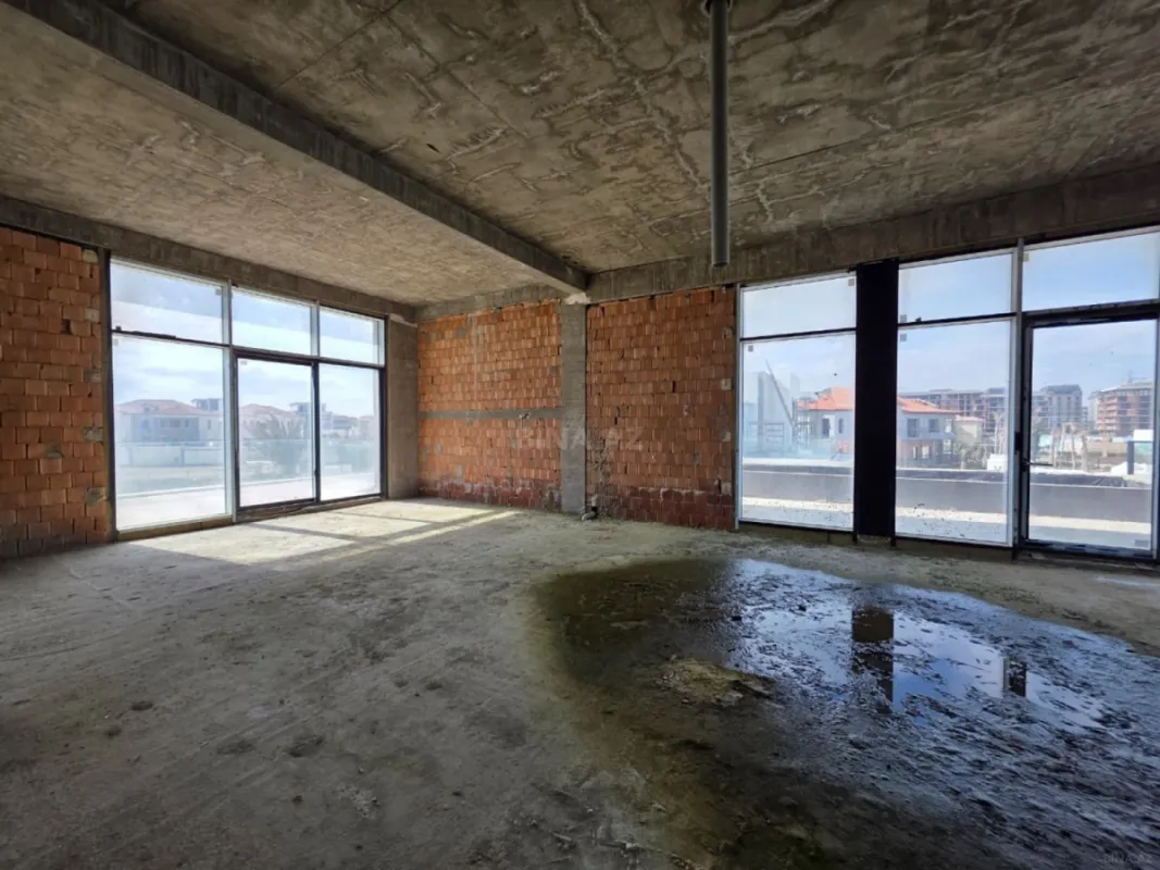 Satılır 8 otaqlı həyət evi 950 m²