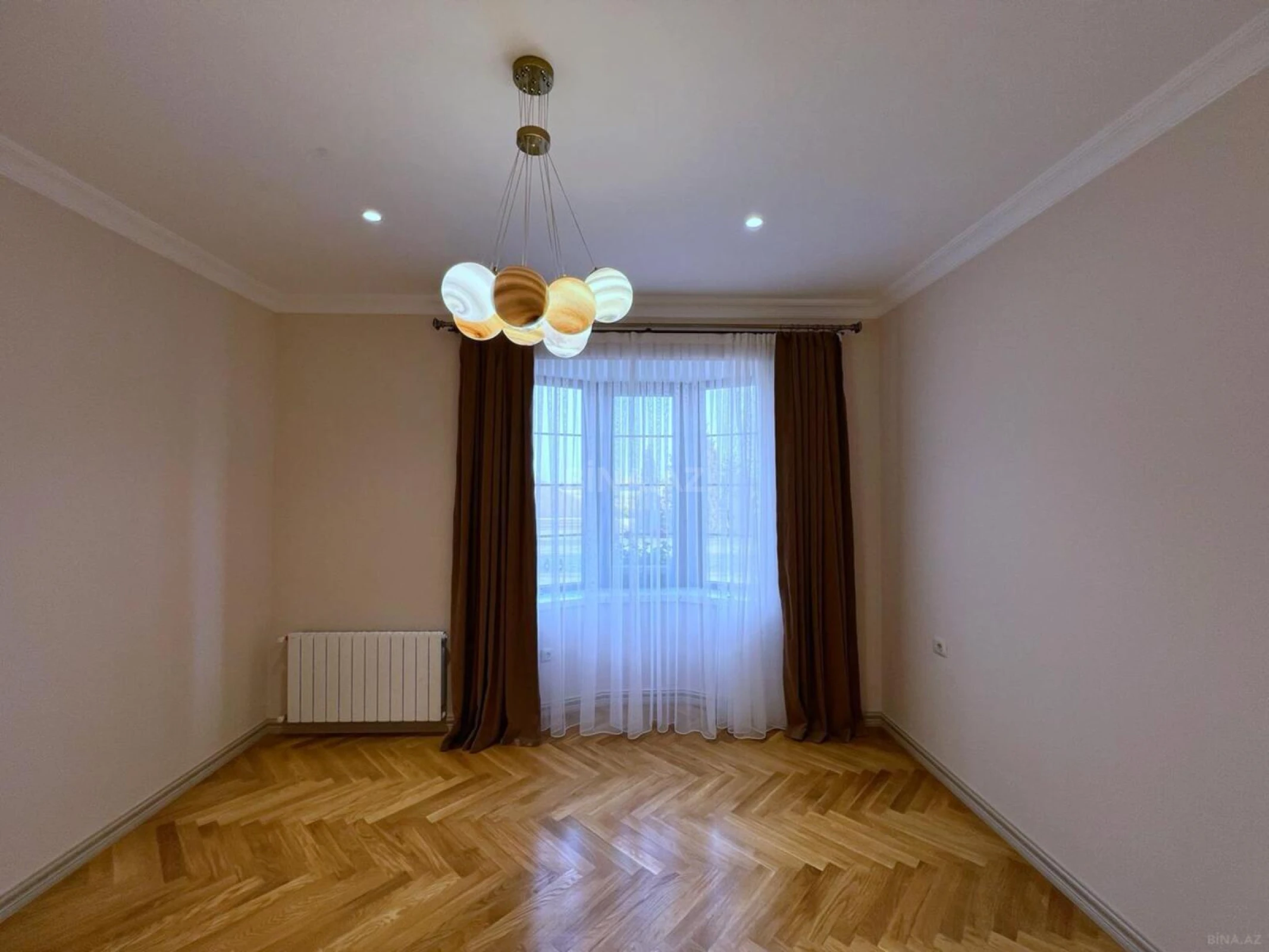 Satılır 7 otaqlı həyət evi 600 m²