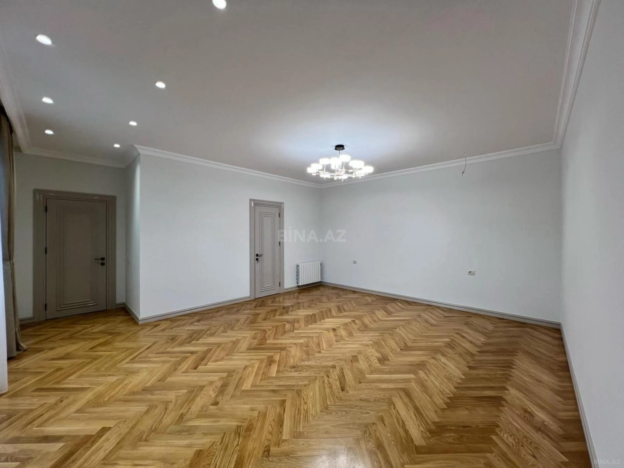 Satılır 7 otaqlı həyət evi 600 m²