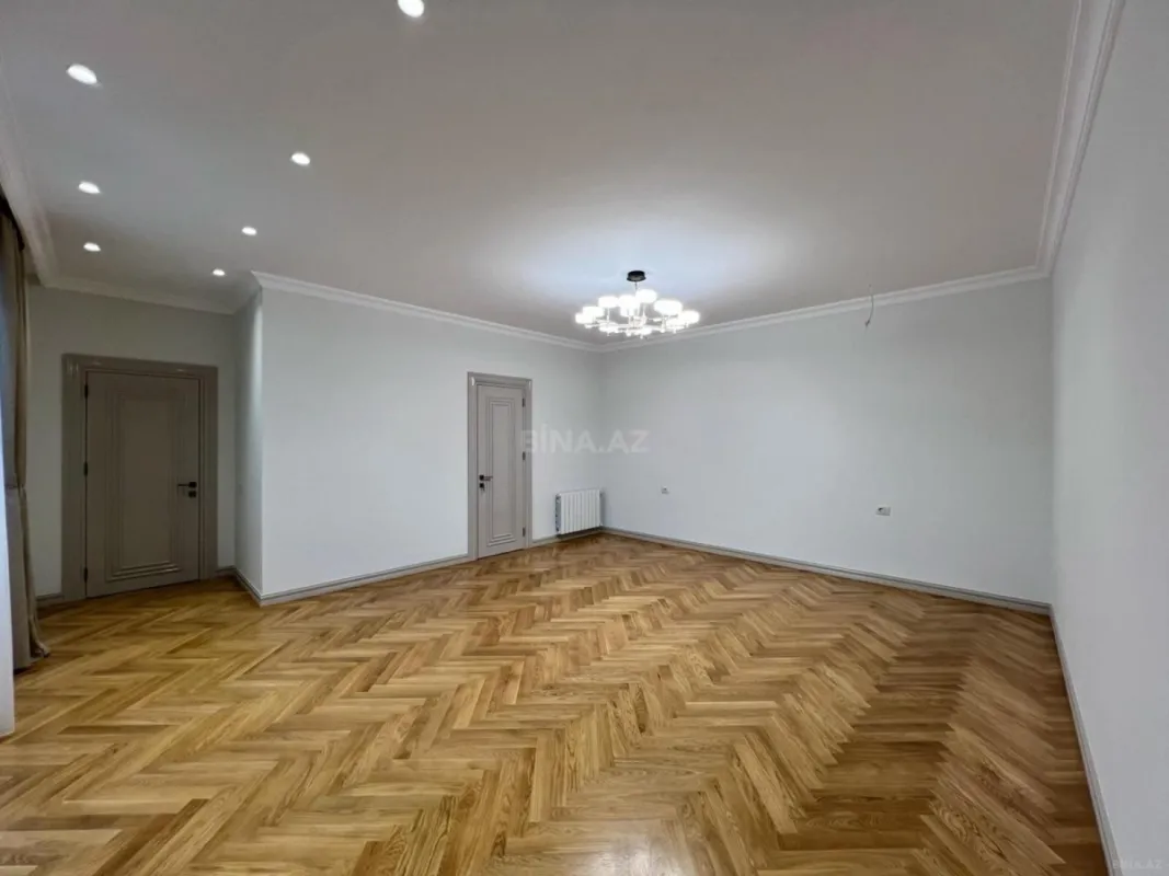 Satılır 7 otaqlı həyət evi 600 m²