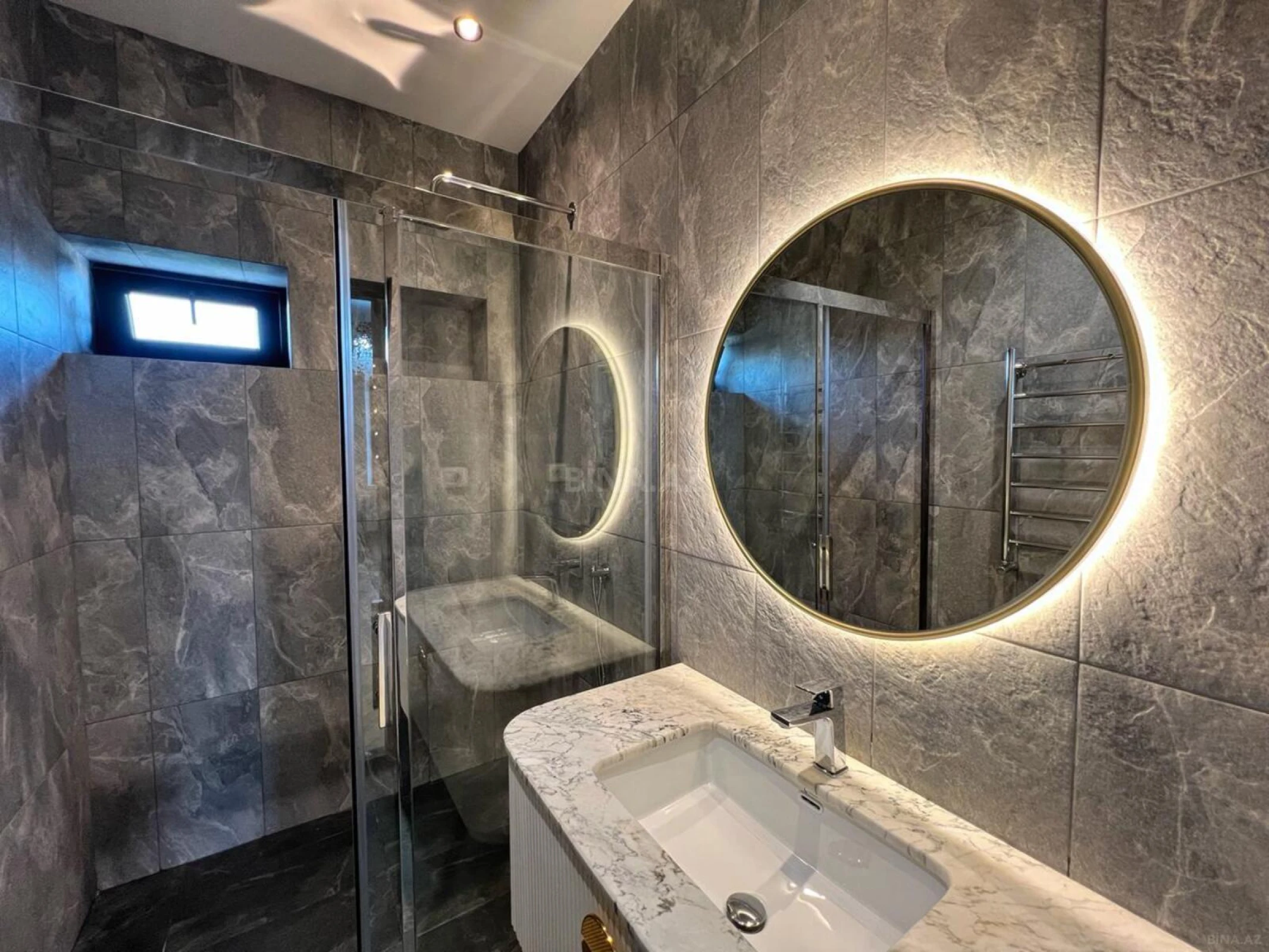 Satılır 7 otaqlı həyət evi 600 m²