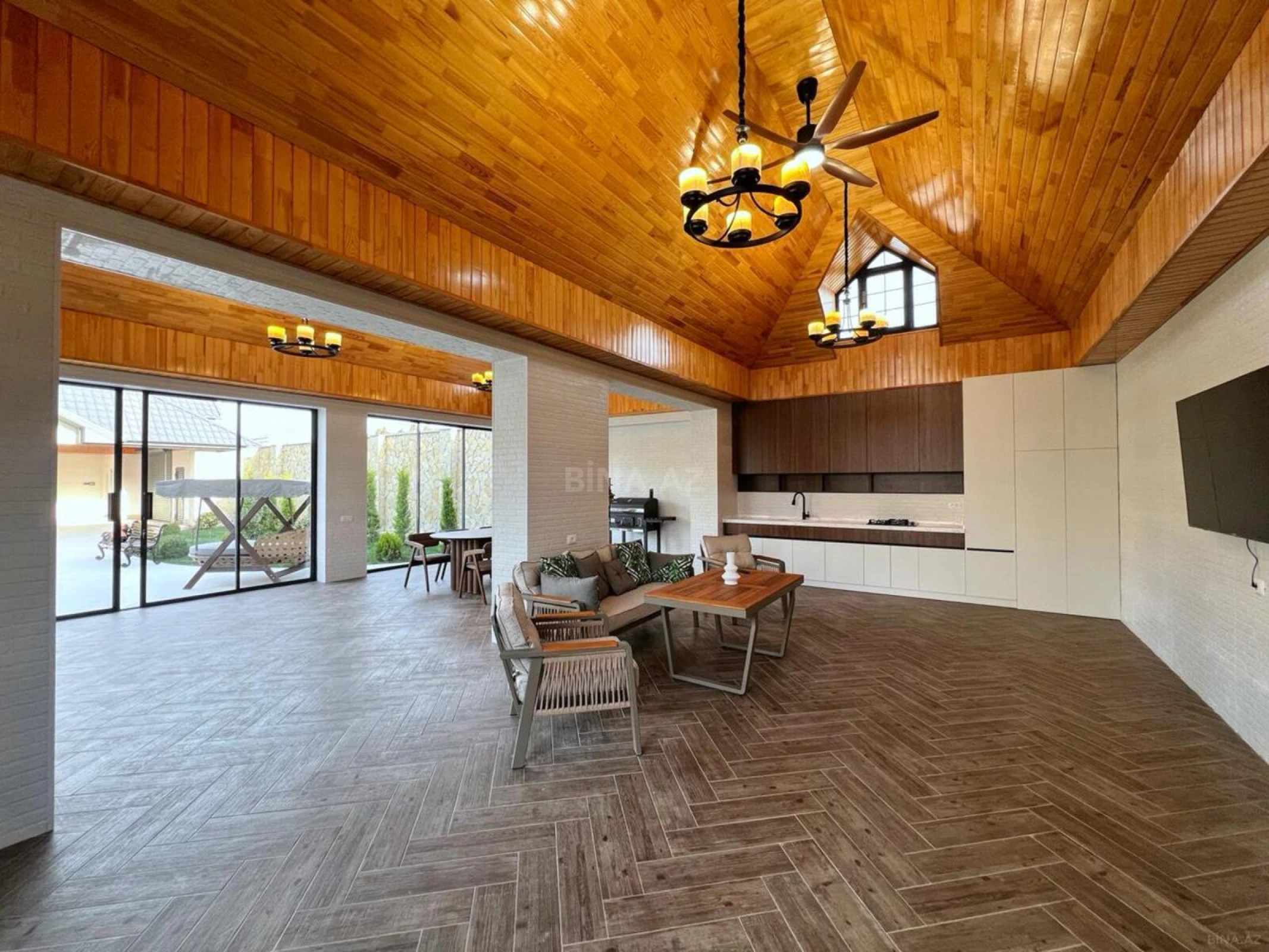 Satılır 7 otaqlı həyət evi 600 m²