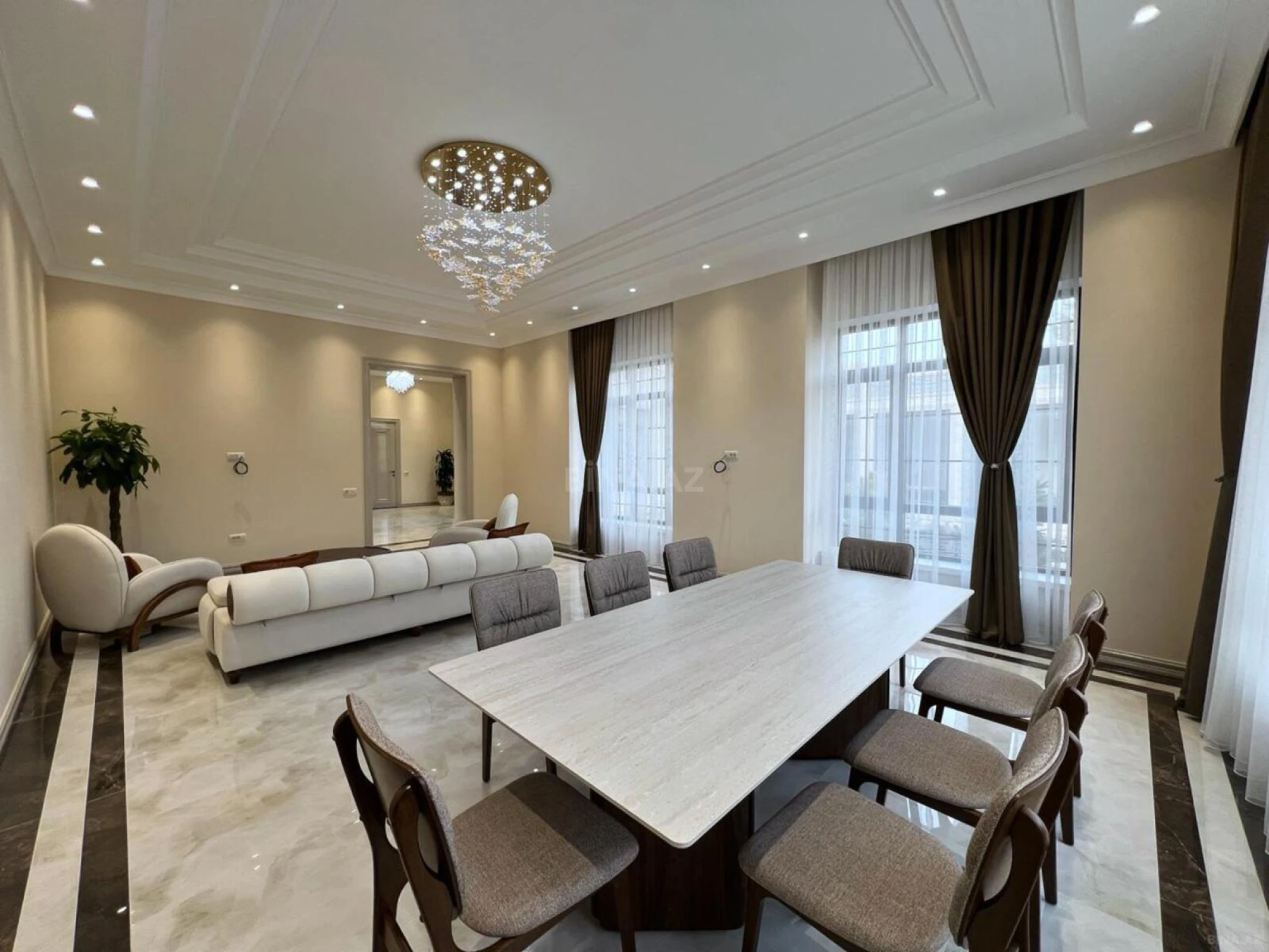 Satılır 7 otaqlı həyət evi 600 m²