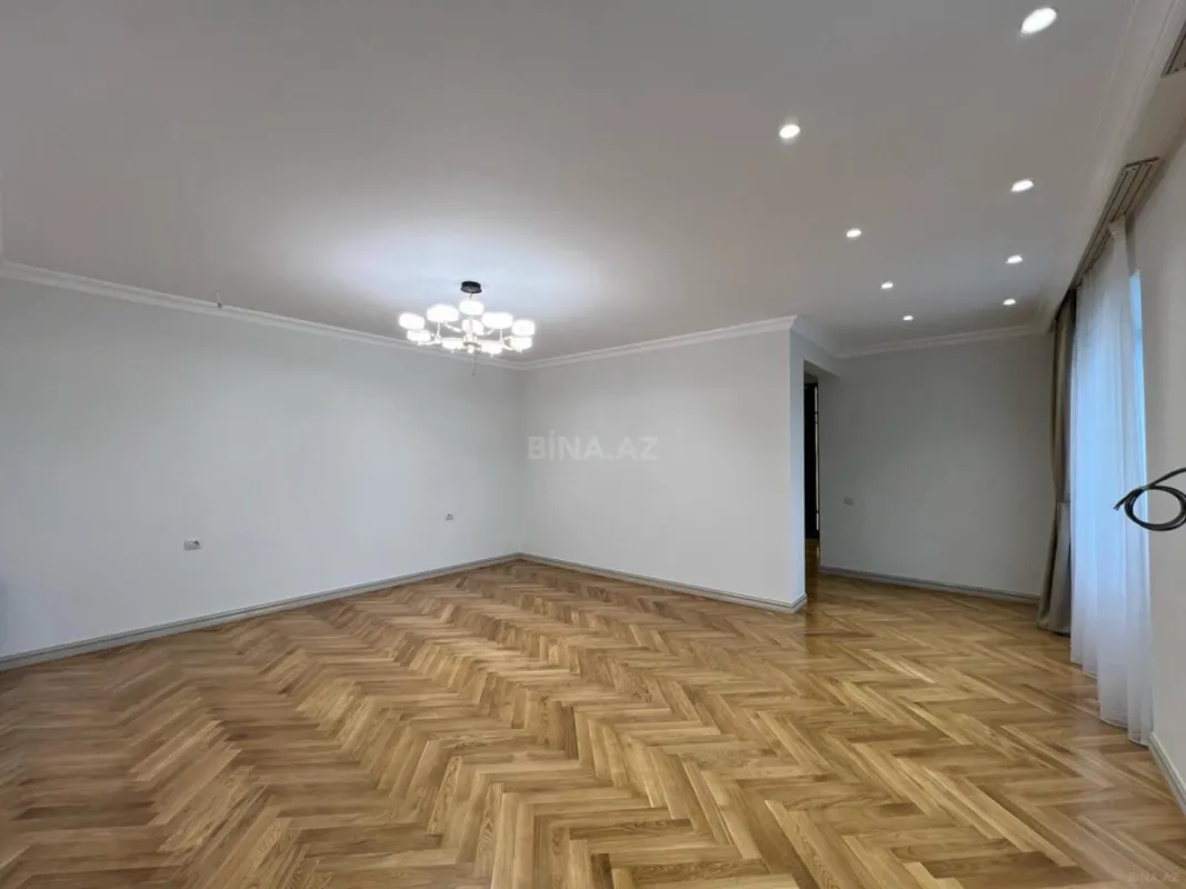 Satılır 7 otaqlı həyət evi 600 m²