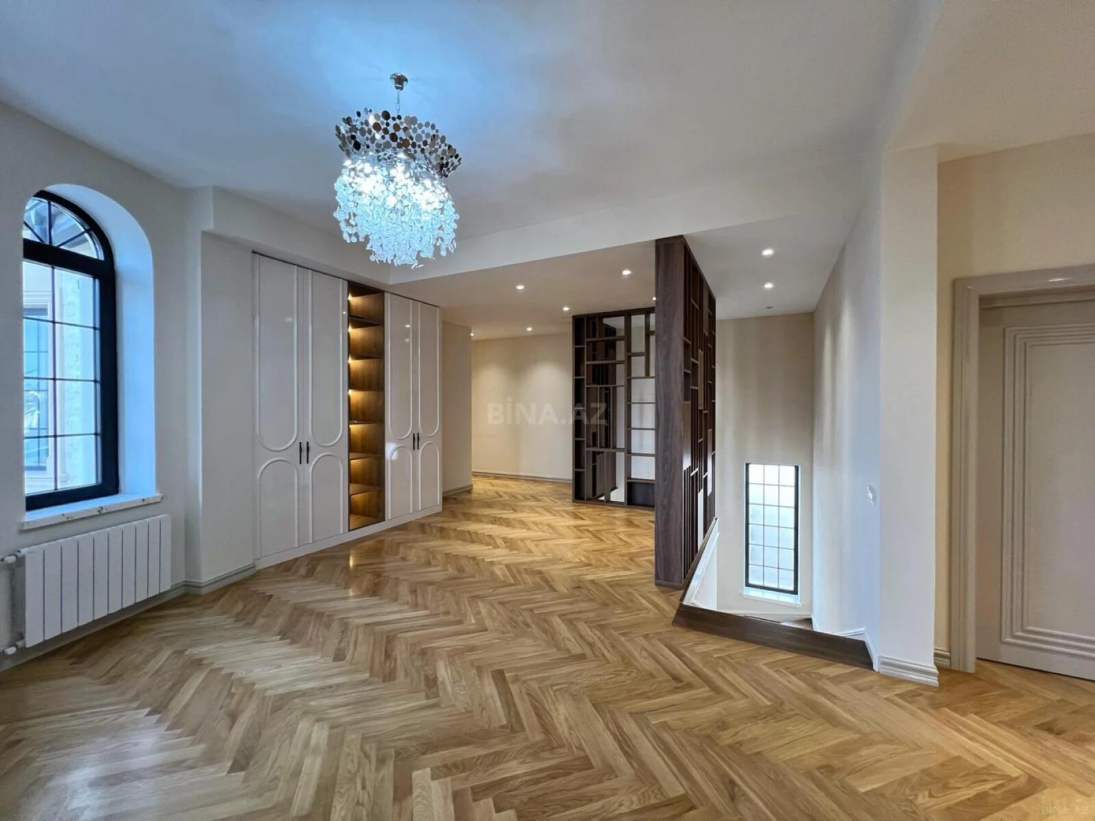 Satılır 7 otaqlı həyət evi 600 m²