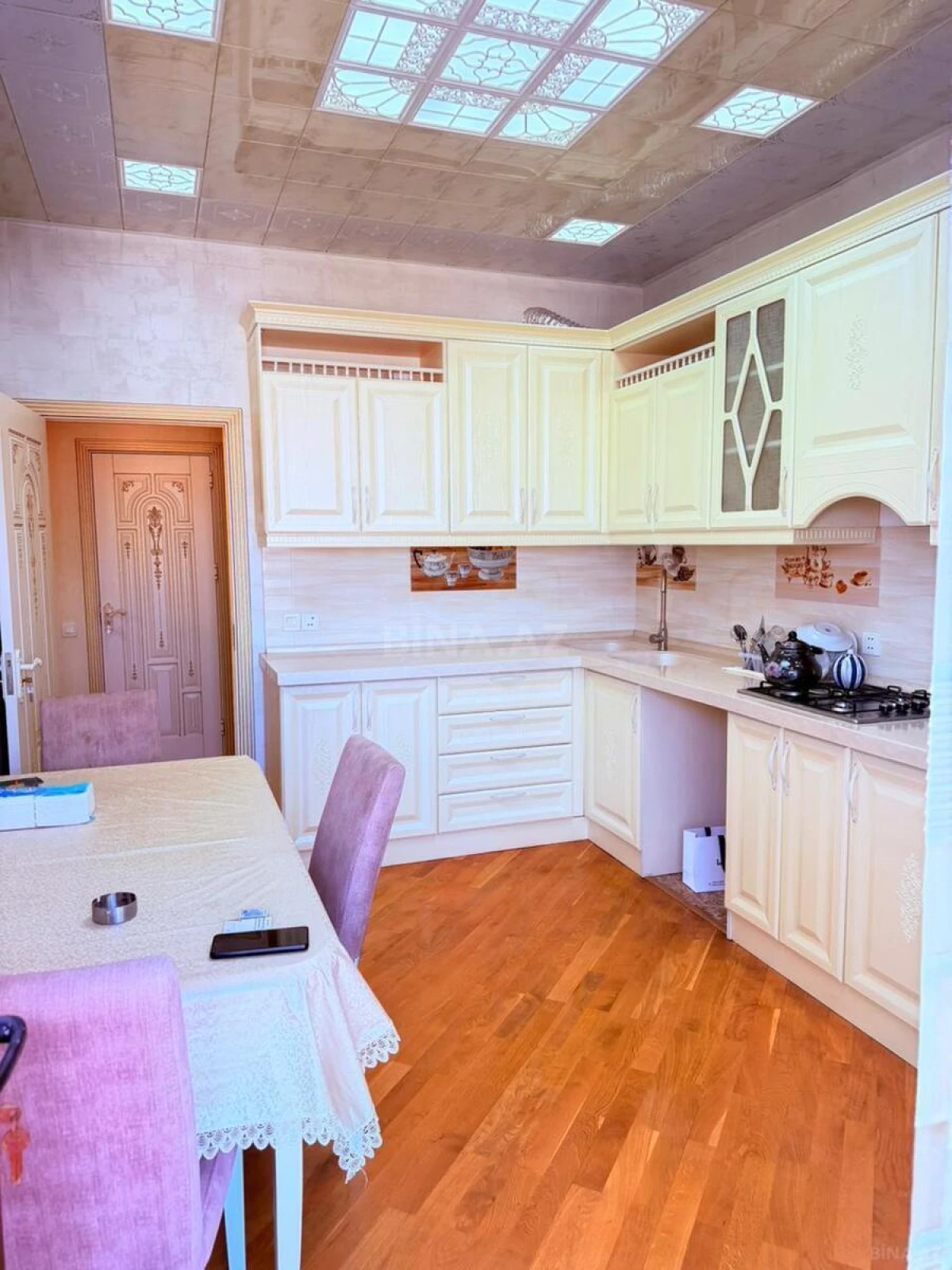 Kirayə verilir 3 otaqlı mənzil 115 m²