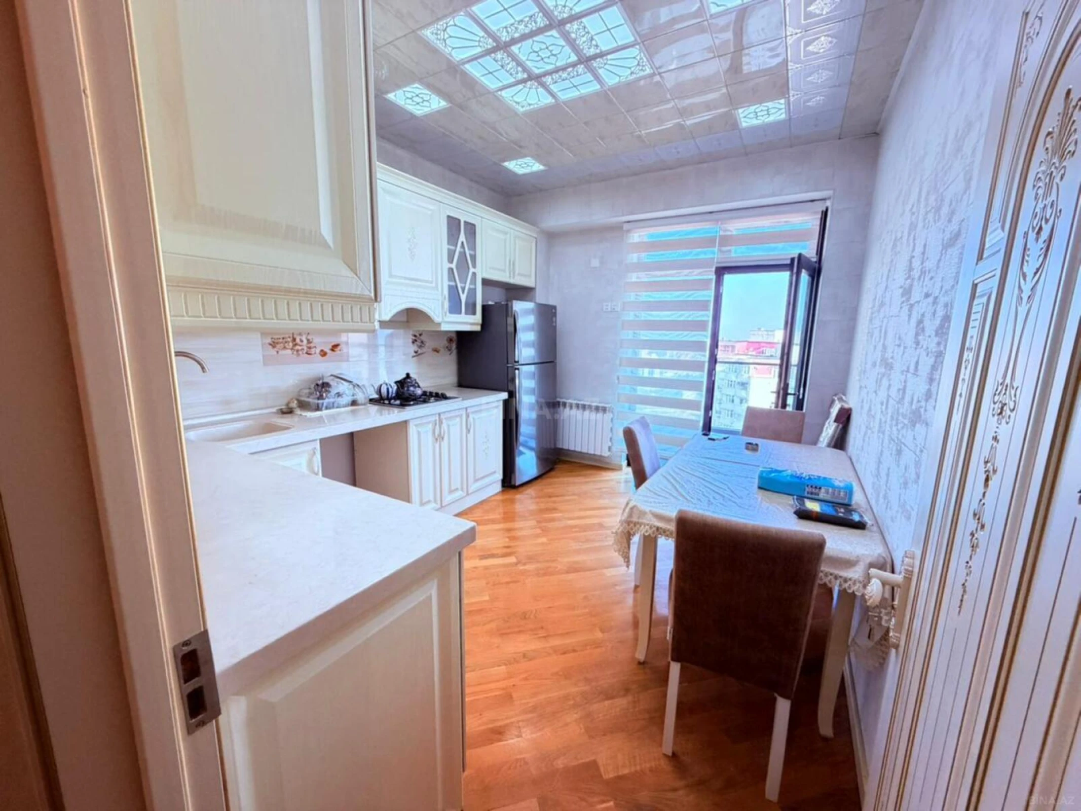 Kirayə verilir 3 otaqlı mənzil 115 m²