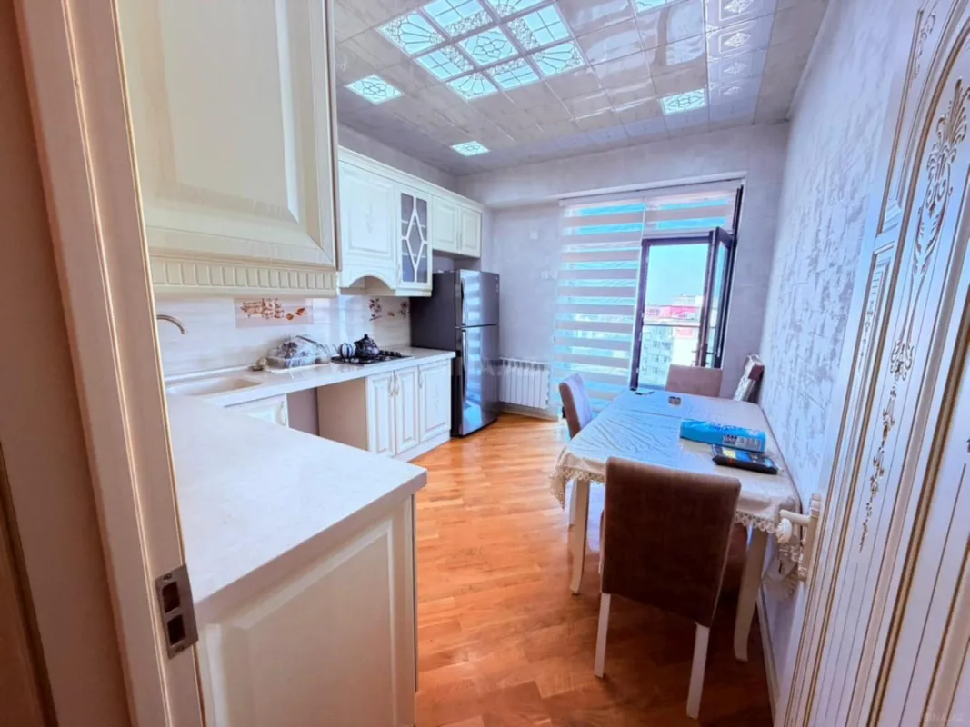 Kirayə verilir 3 otaqlı mənzil 115 m²