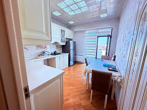 Kirayə verilir 3 otaqlı mənzil 115 m²