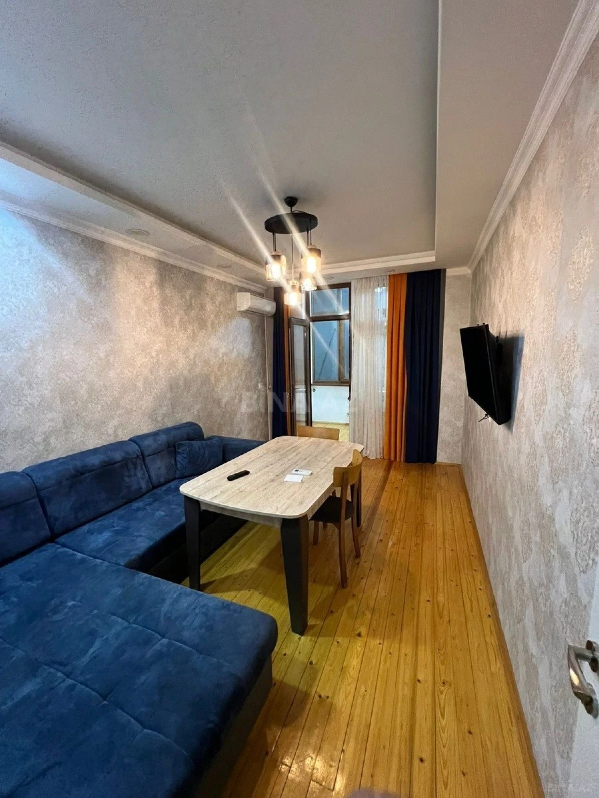 Satılır 2 otaqlı mənzil 93 m²