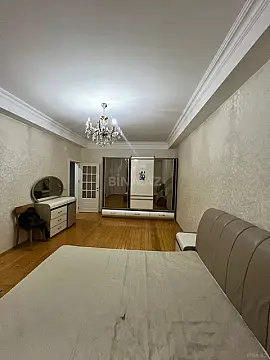 Satılır 2 otaqlı mənzil 93 m²