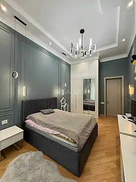 Satılır 4 otaqlı mənzil 180 m²