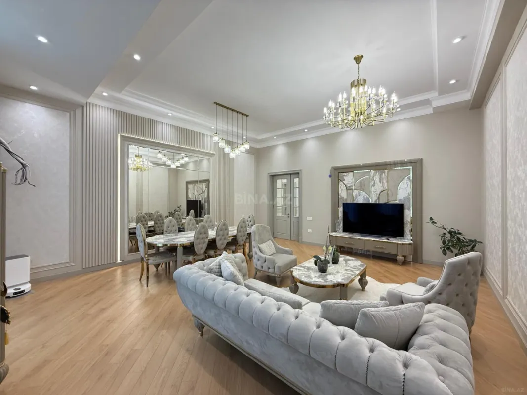 Satılır 4 otaqlı mənzil 180 m²