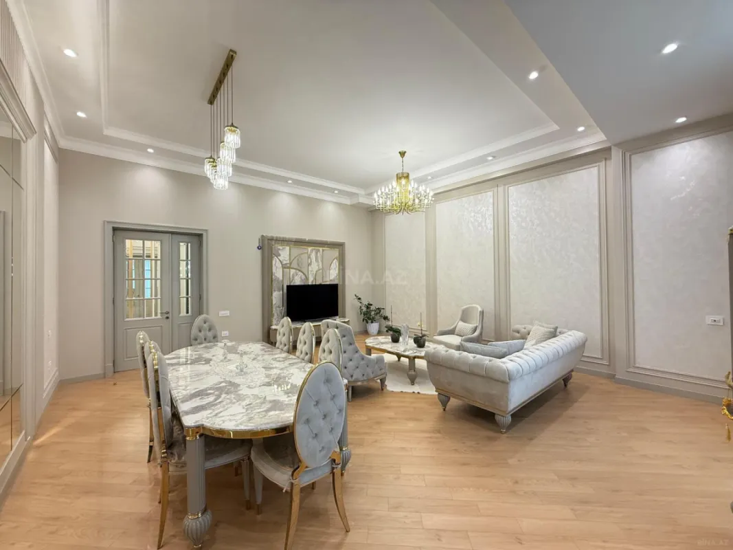 Satılır 4 otaqlı mənzil 180 m²