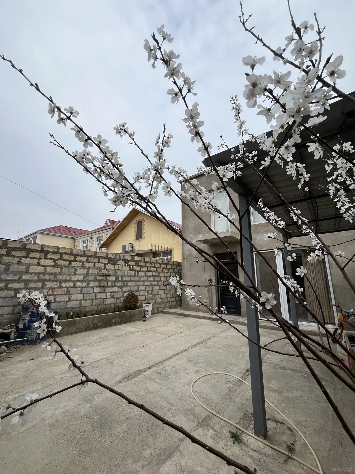 Satılır 5 otaqlı həyət evi 150 m²