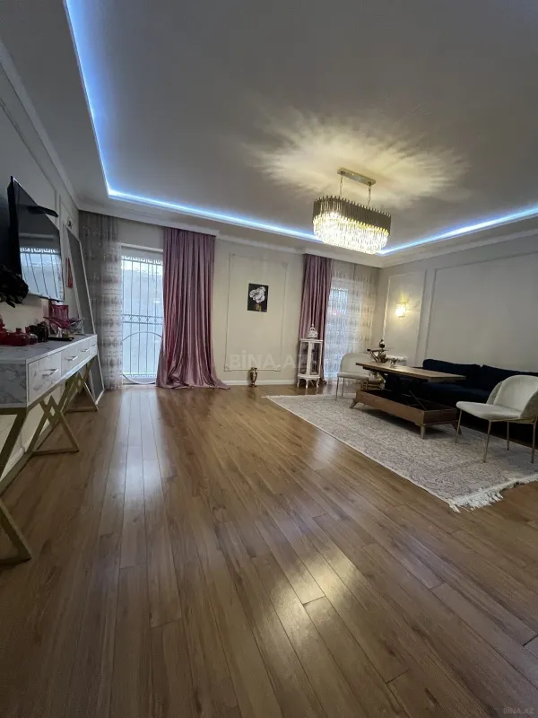 Satılır 5 otaqlı həyət evi 150 m²