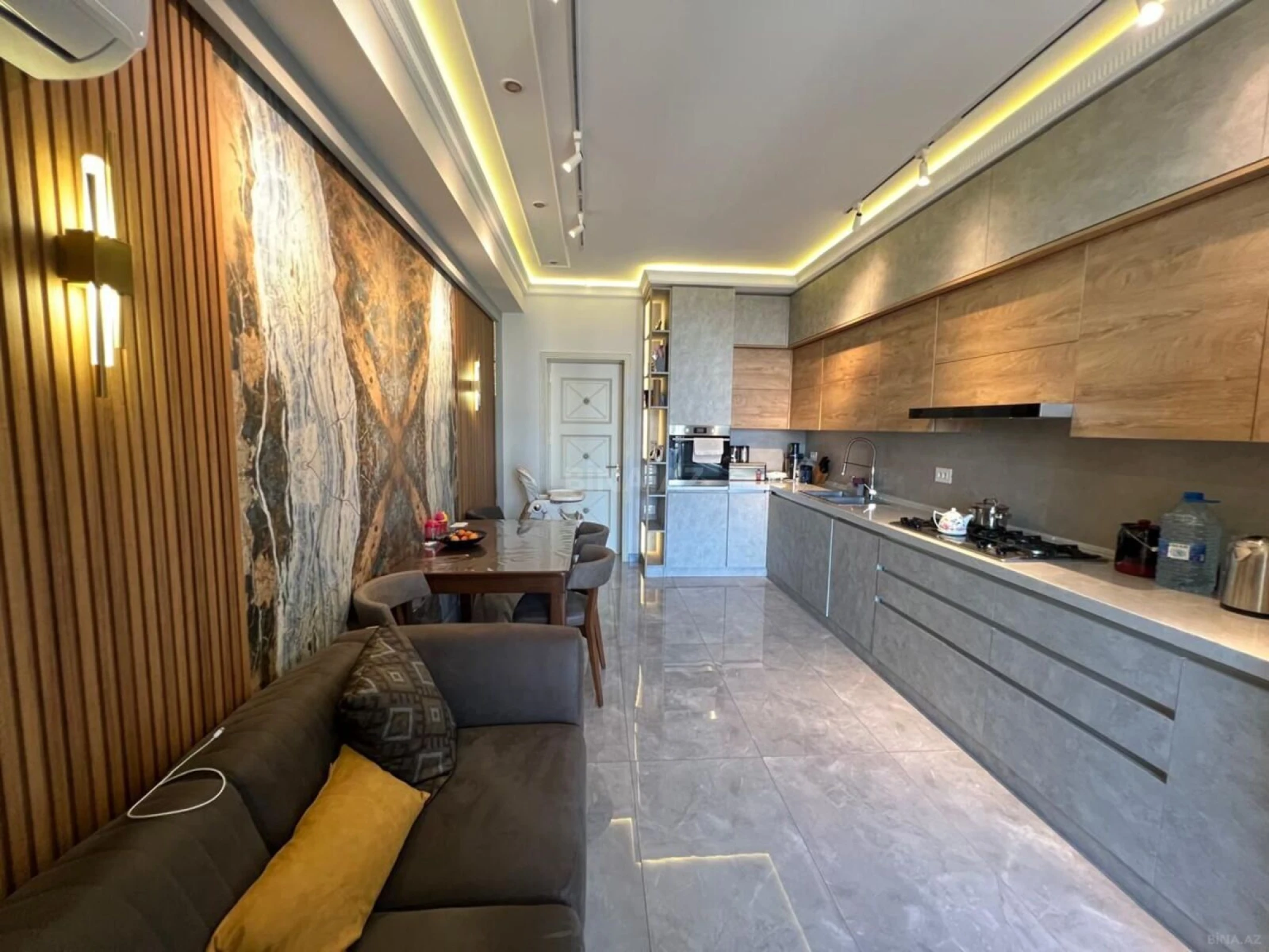 Satılır 3 otaqlı mənzil 112 m²