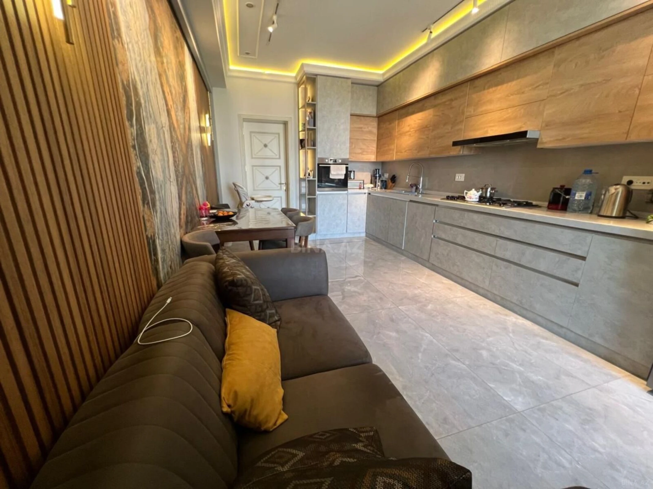 Satılır 3 otaqlı mənzil 112 m²