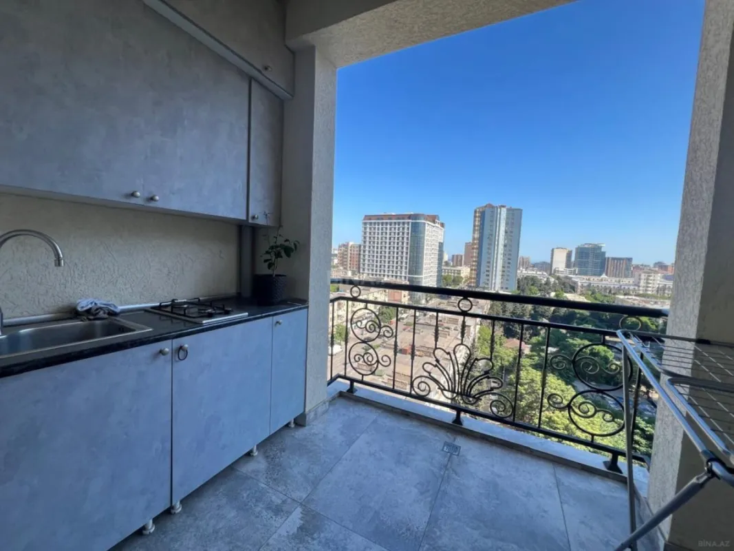 Satılır 3 otaqlı mənzil 112 m²