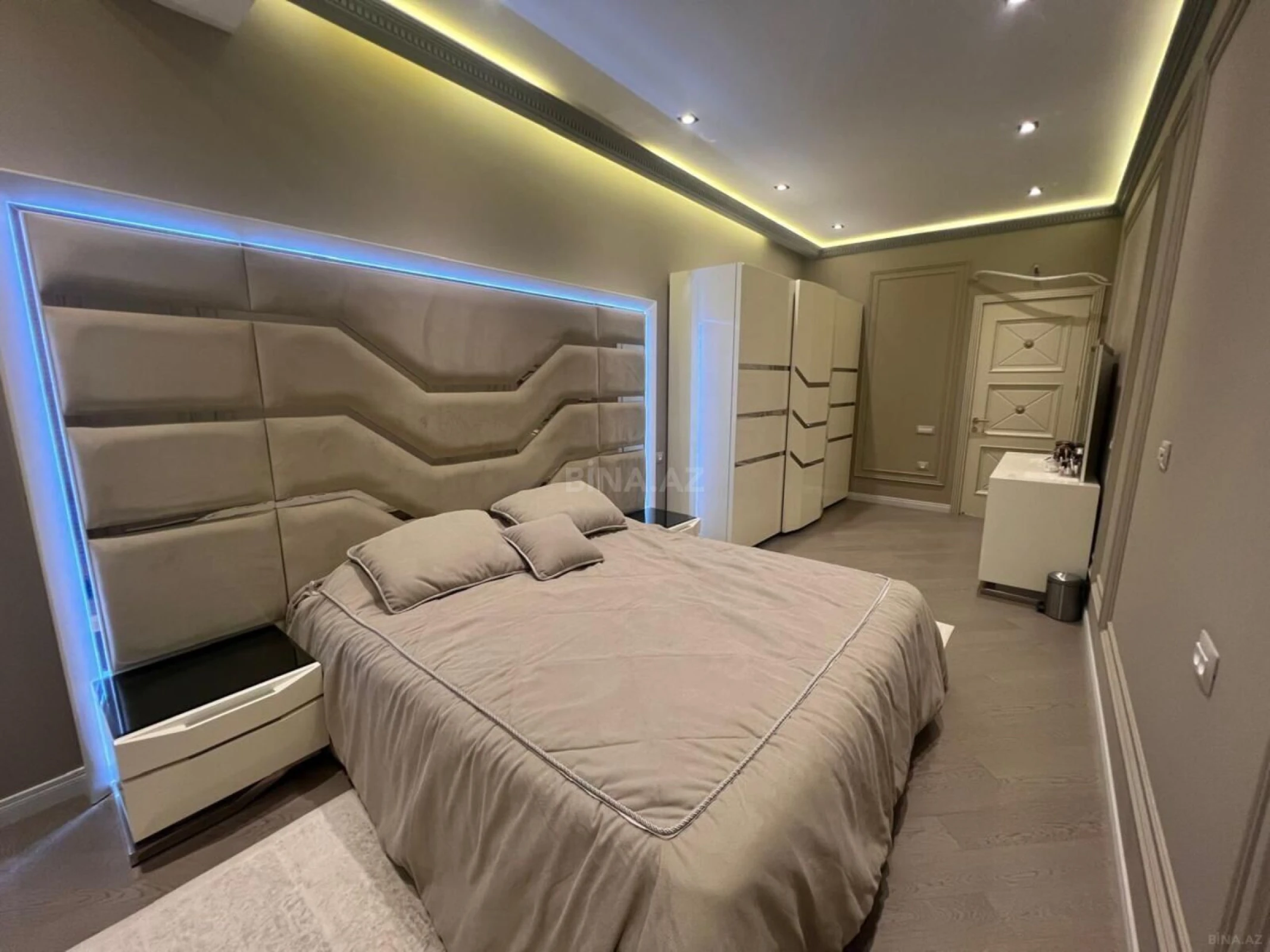 Satılır 3 otaqlı mənzil 112 m²