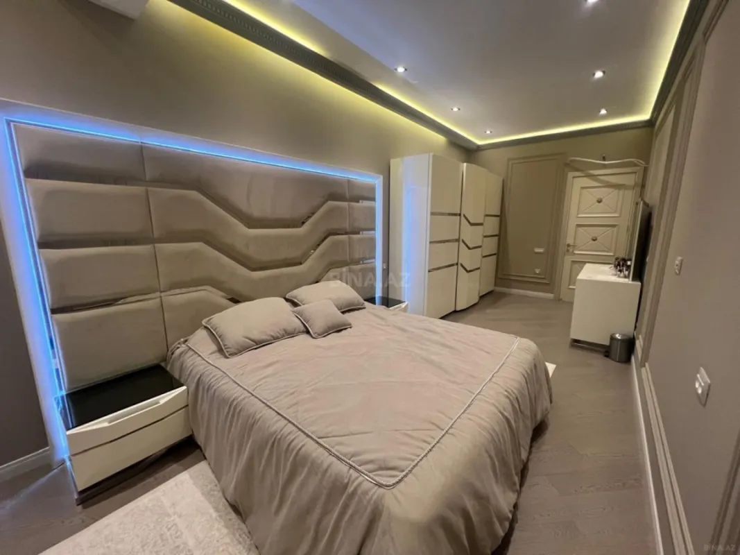 Satılır 3 otaqlı mənzil 112 m²