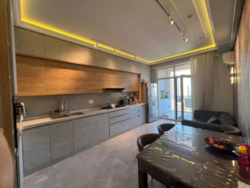 Satılır 3 otaqlı mənzil 112 m²