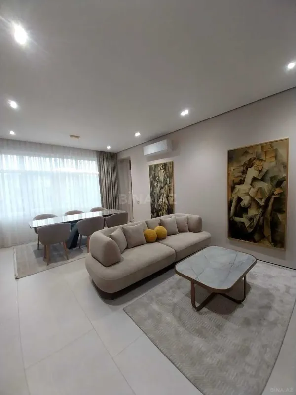 Satılır 3 otaqlı mənzil 108 m²