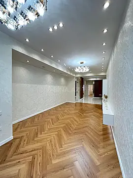 Satılır 3 otaqlı mənzil 136 m²