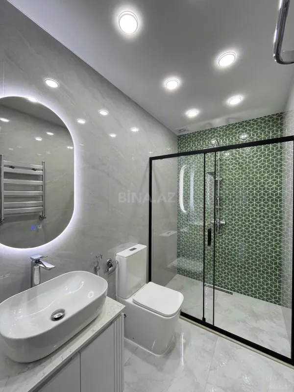 Satılır 3 otaqlı mənzil 136 m²